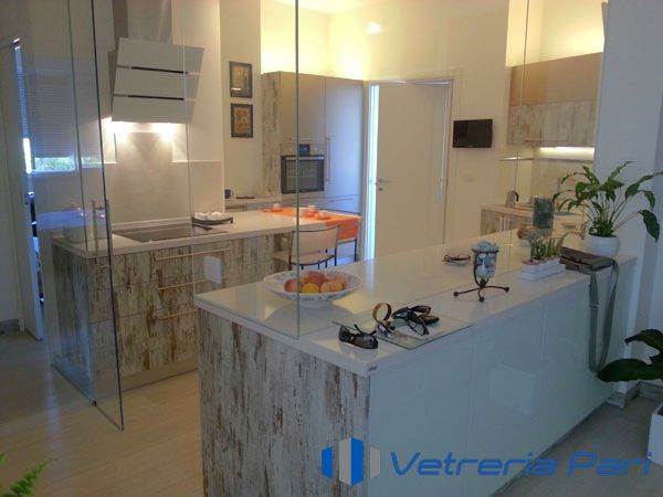 Pareti in vetro sistemi ad impacchettamento vetreria a rimini ... Parete vetro cucina