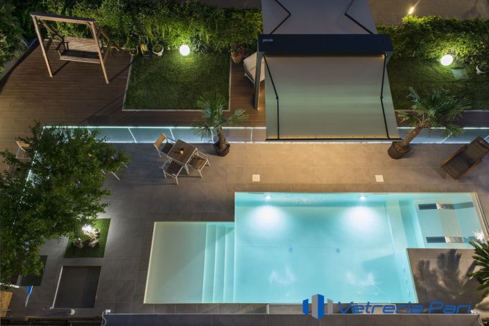 Parapetto in vetro illuminato con LED per recinzione piscina