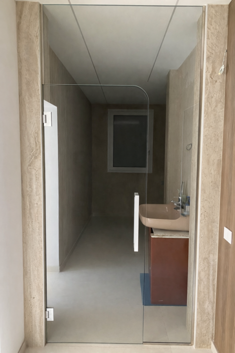 CHIUSURA BAGNO AD ANTA SINGOLA SU VETRO FISSO